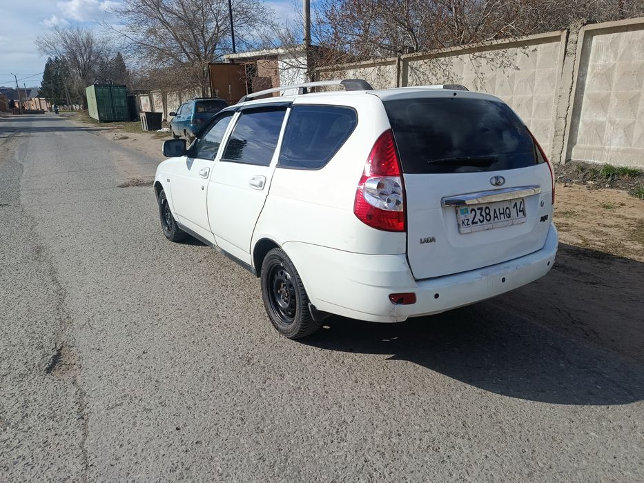 Продам Лада  Приора универсал 2012