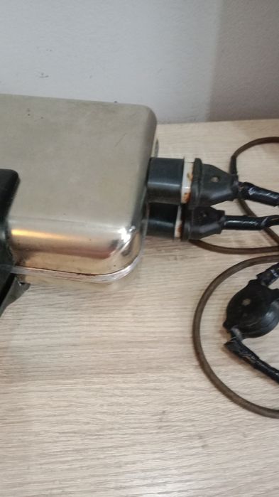 Вафельница советская продам.