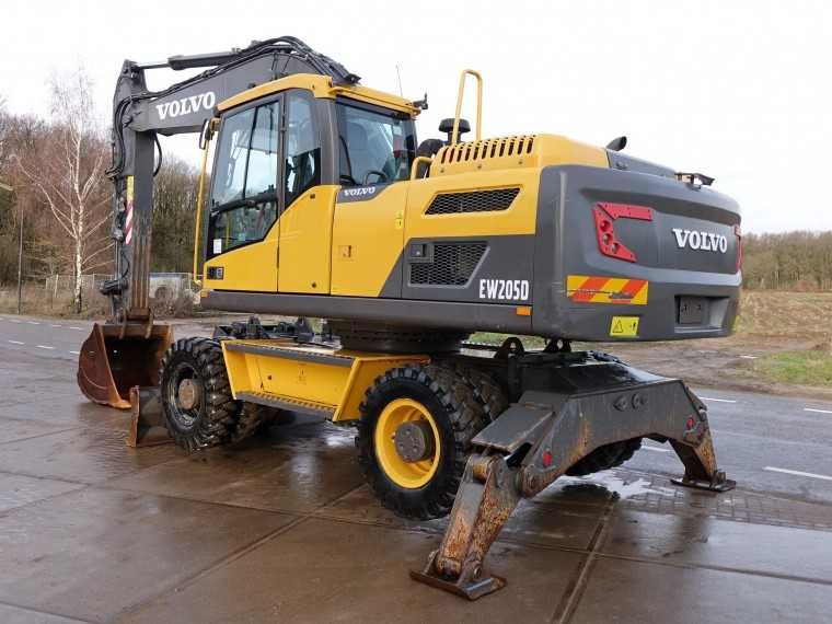 Inchiriez Excavator VOLVO EW205D 22