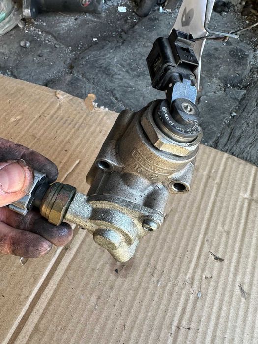 Pompa inalta presiune Volkswagen Golf 5 , 2.0 benzina 200 CP BWA