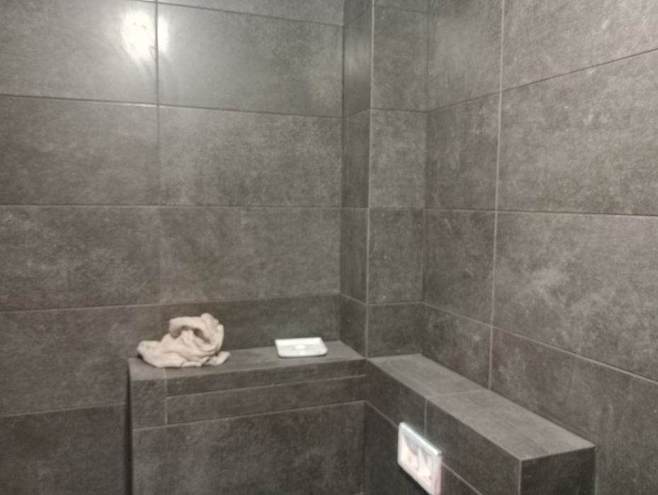 Кафелшик плитичник