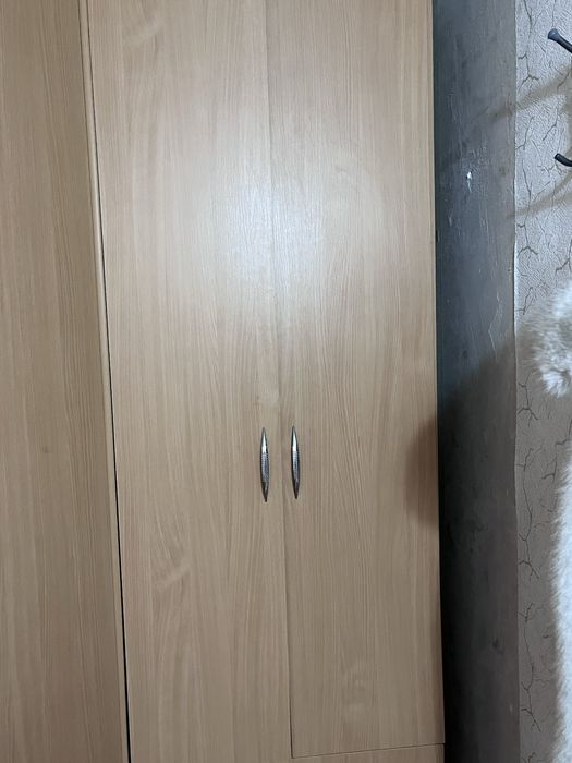 Продам 2 шкафа б/у