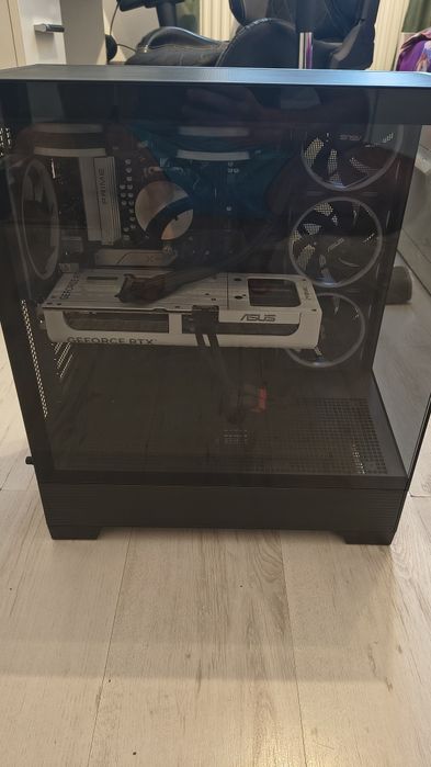 Vând PC unitate gaming ryzen 7 rtx 5070 12gb Prime
