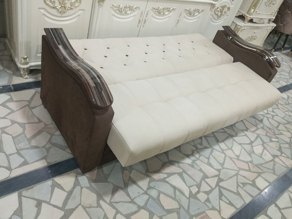 Мебел  сотилади.