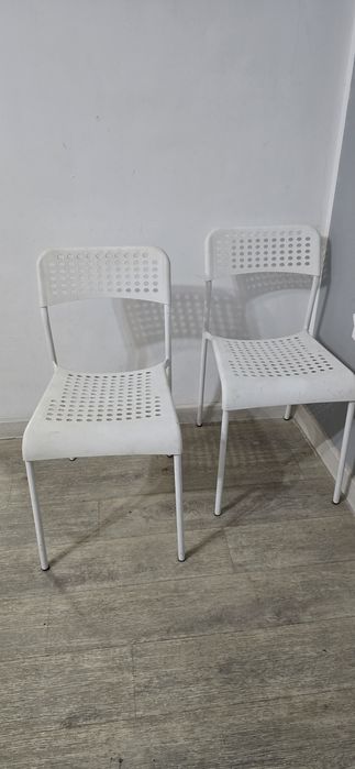 Маникюрные столы и стулья для студии красоты