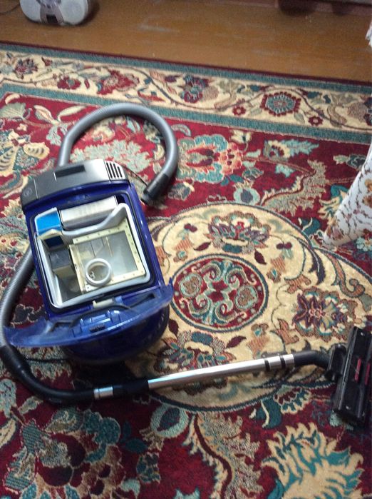 Продам пылесос.