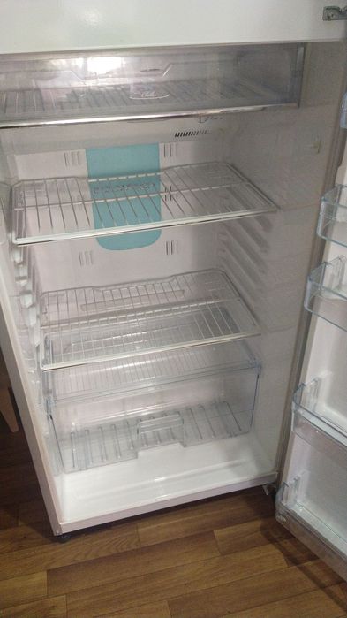 Продам холодильник Toshiba