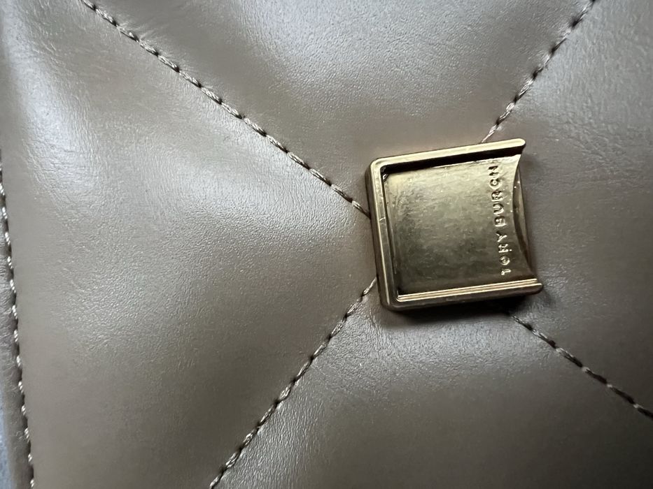 Geanta Tory Burch Kira Chevron bej