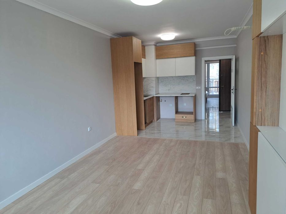 Продава се Тристаен апартамент в к.к. Св.Св. Константин и Елена - 115 кв.м за 2160 €/кв.м - Снимка #1