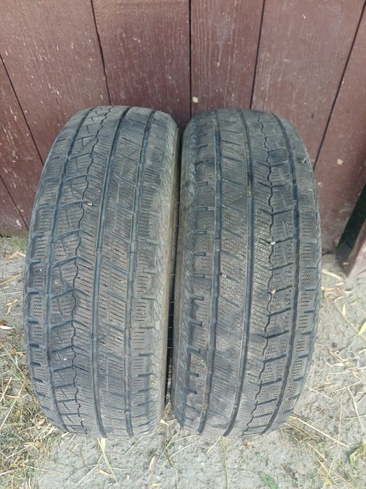 185/60 R 15  doua anvelope M+S