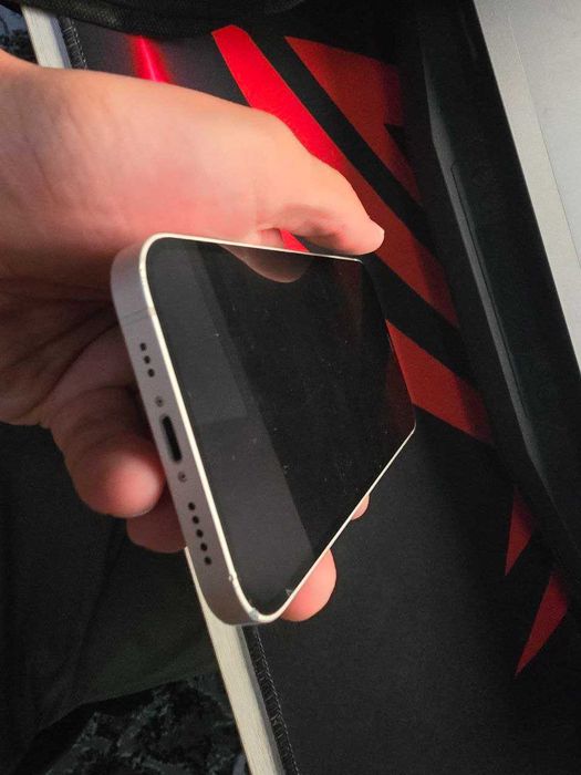 iPhone 12 работает eSim