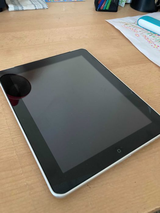 Apple iPad (1-е поколение)