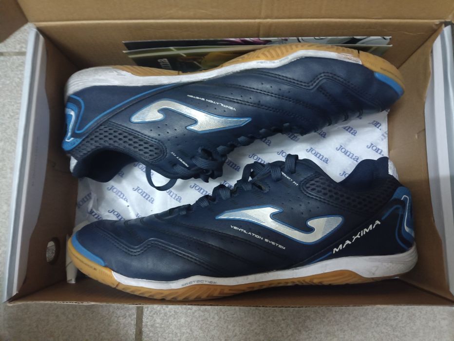 Футзалки продам !