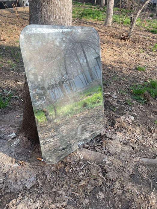 Зеркало небольшое вывоз с первого