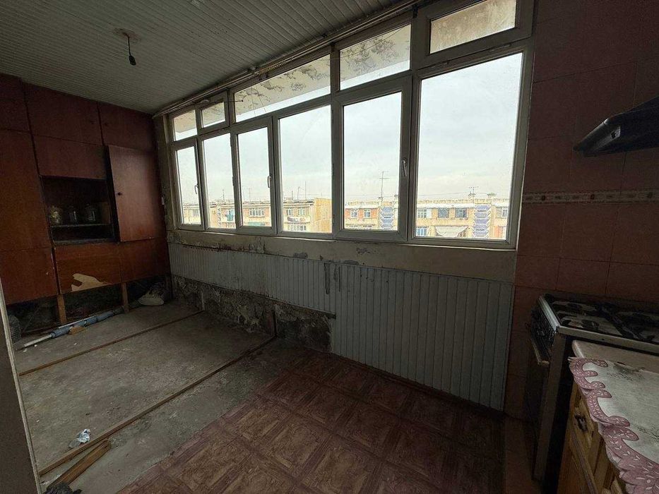 продается квартира 4/5/5  Юнусабад 12