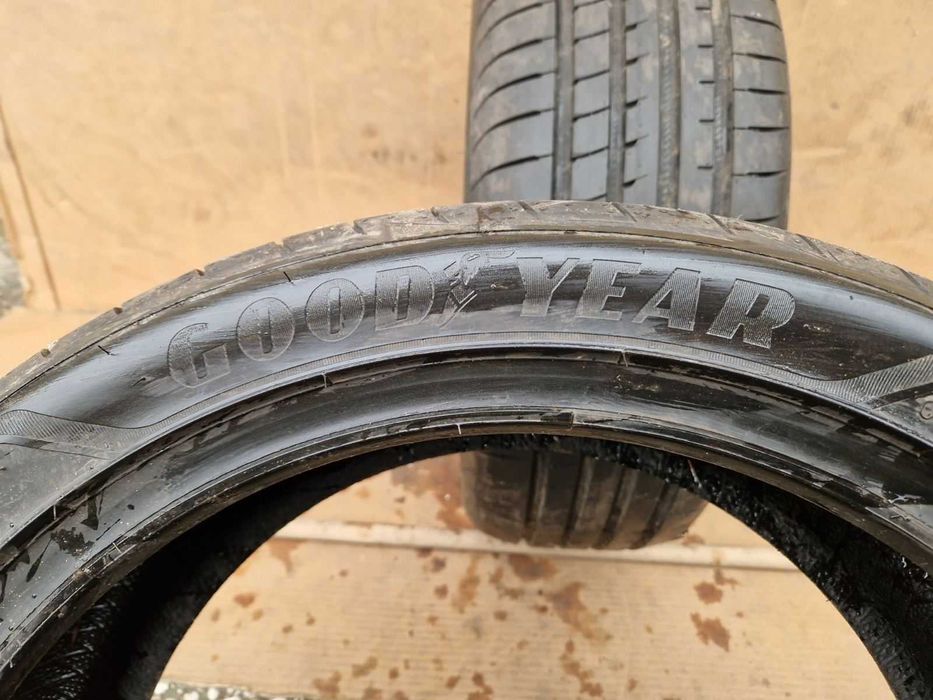 2 Goodyear R18 215/45 Летни гуми  DOT2224