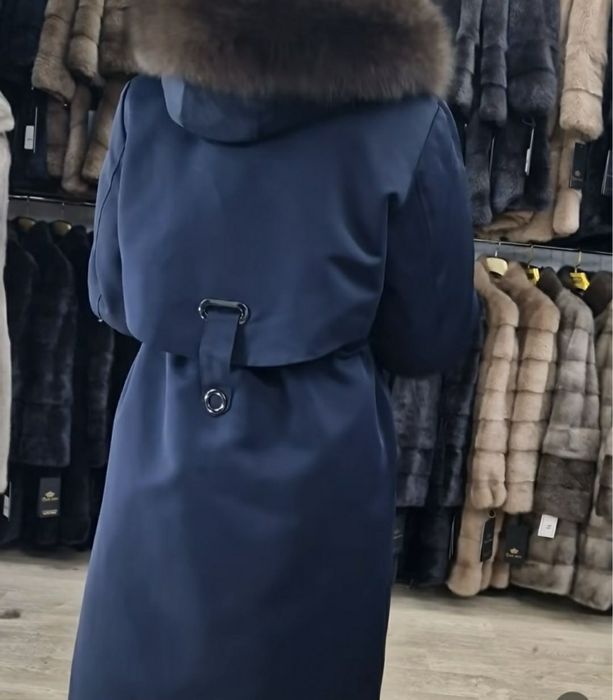 Продам куртки и шапки