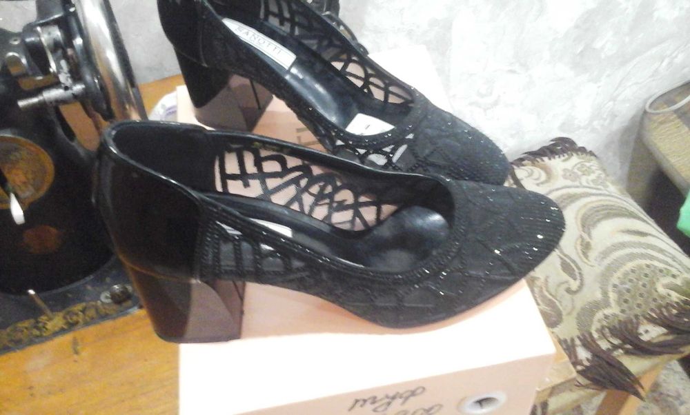 Продаю модельные красивые туфли