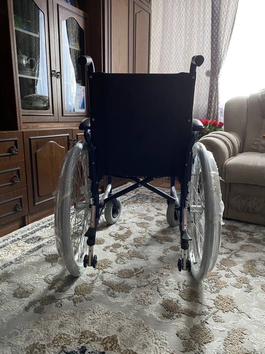 Продам инвалидную коляску
