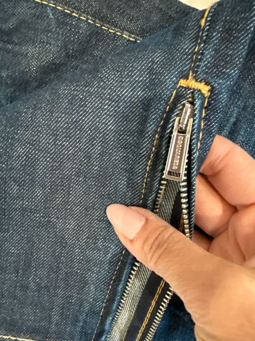 Оригинални дънки DSQUARED2 нови