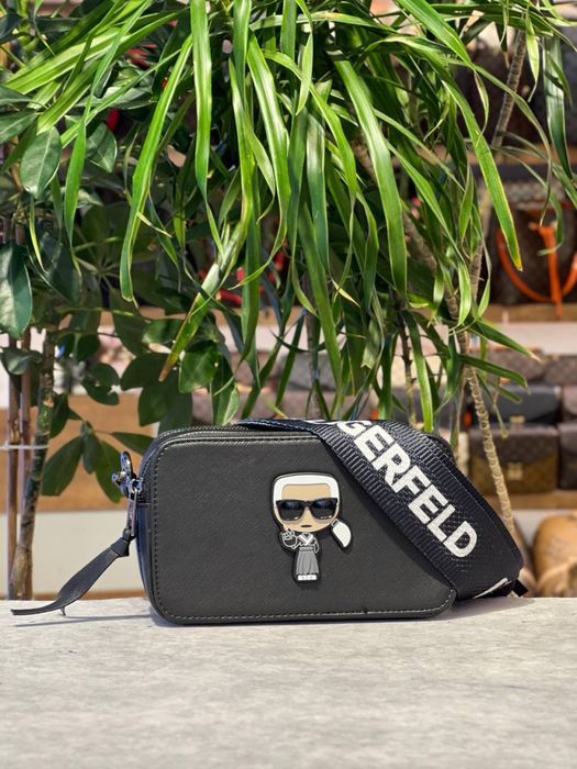 Geanta Karl Lagerfeld Noua !!! Dimensiuni 20/12 !!!