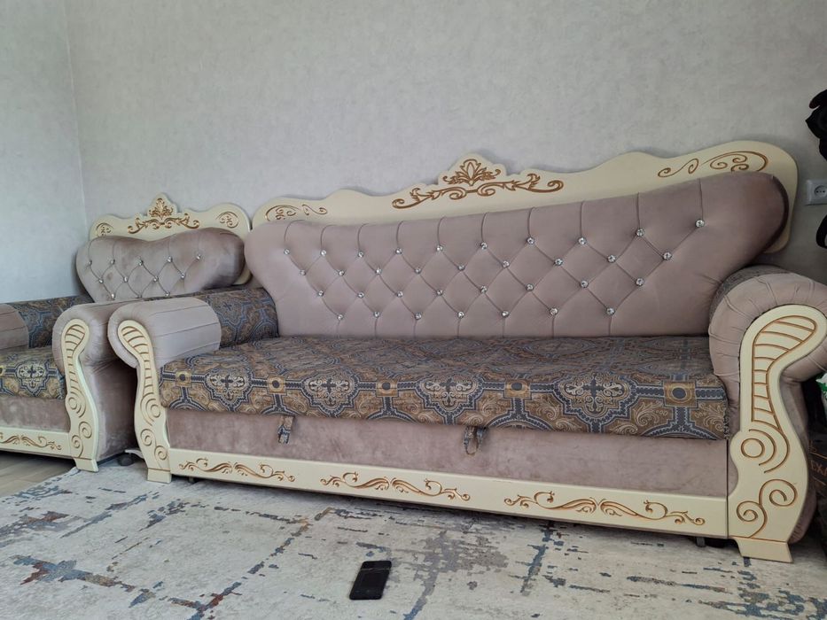 Продаётся диван в отличном состоянии