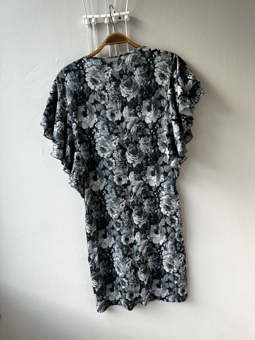 Дамски рокли - различни модели; нови с етикет