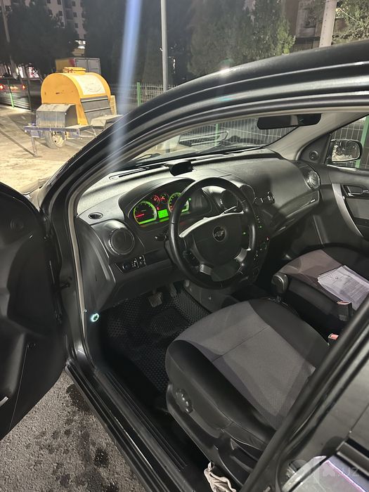 Nexia 3 avtomat sotiladi