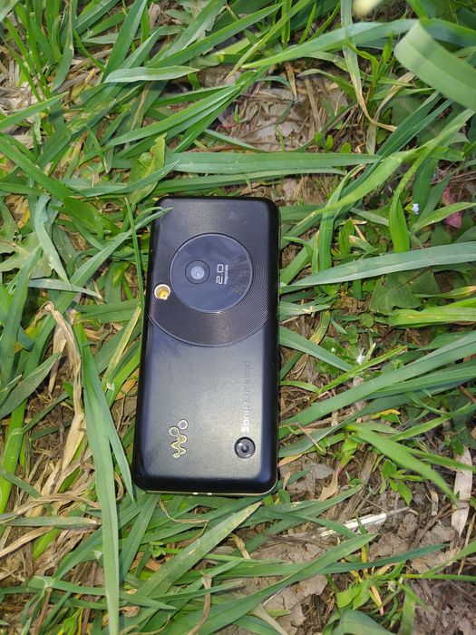 Продам сотовый Sony erecson w660i