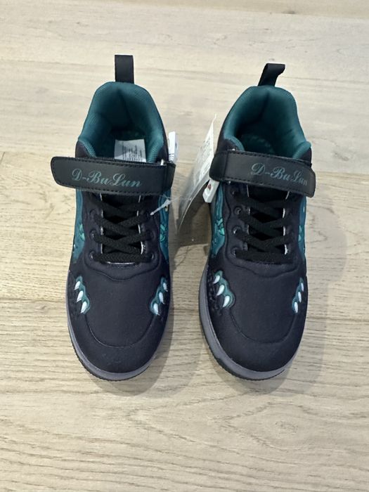 Обувки/ маратонки с колелца, светещи