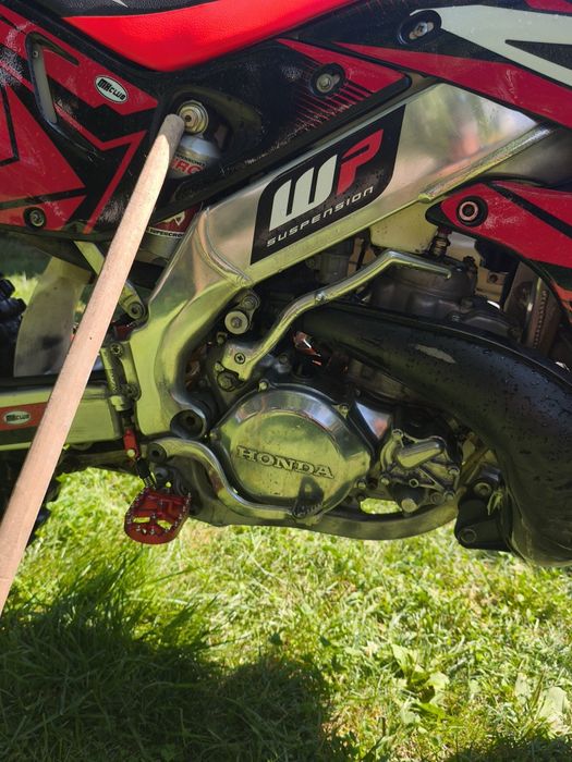 Продавам Honda cr250