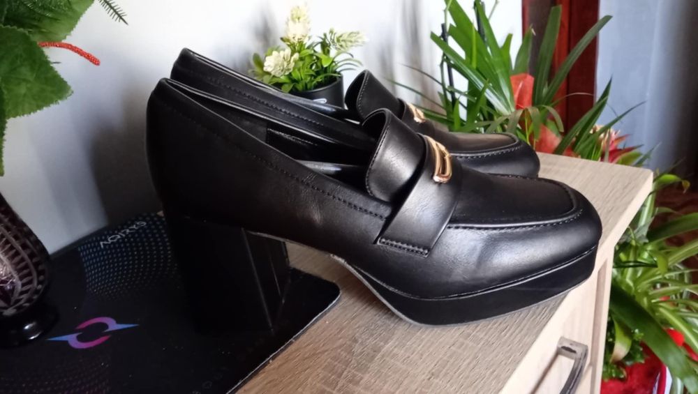 Pantofi comozi cu toc gros