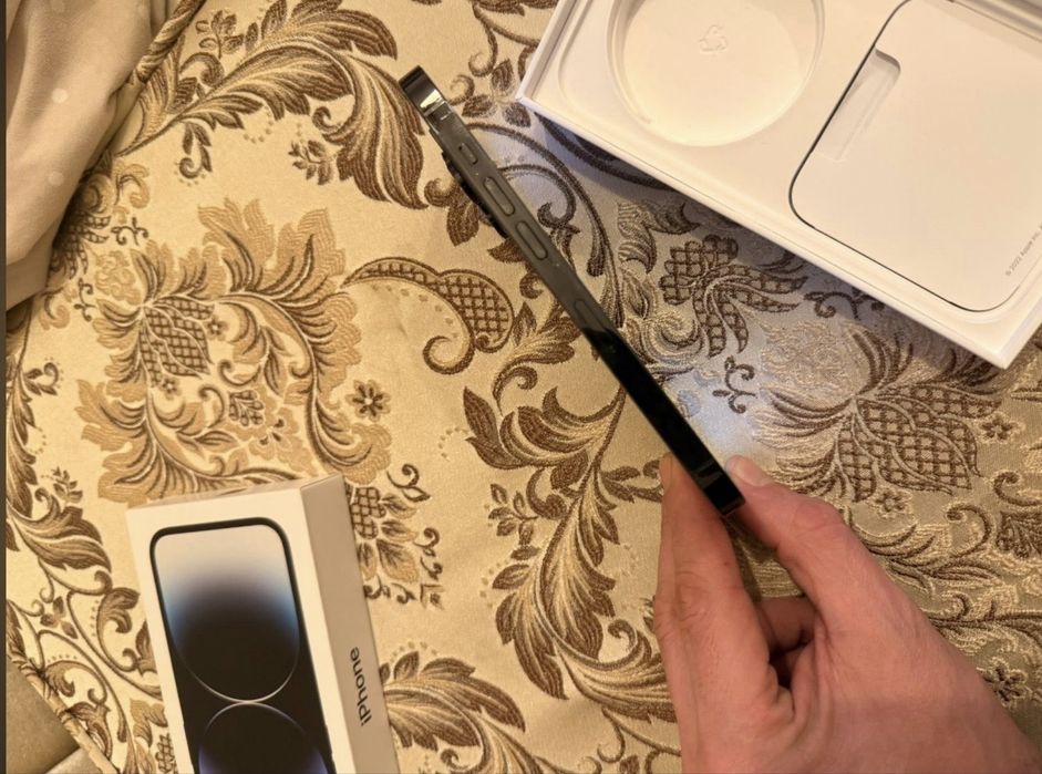 Vand schimb iPhone 14 pro 256 gb impecabil