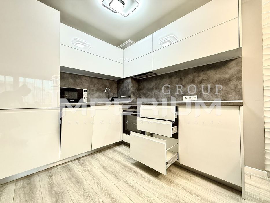 Дава се под наем Двустаен апартамент в Варна, Левски - 70 кв.м за 714 € - Снимка #9