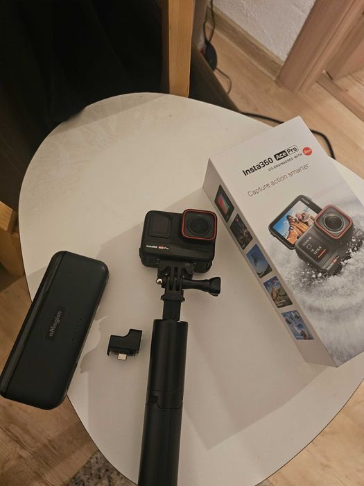 Vand INSTA 360 ACE PRO+Accesorii