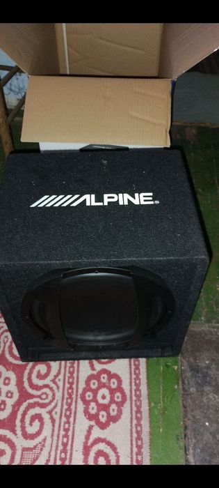 Бас каса ALPINE. Чисто нова
