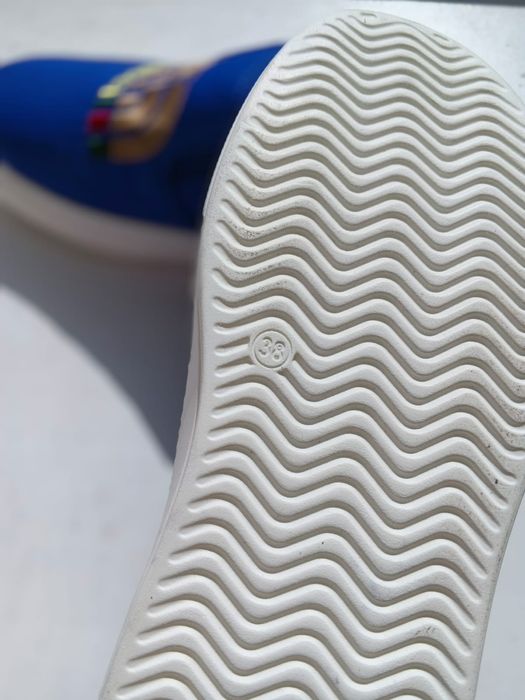 Продам женскую обувь