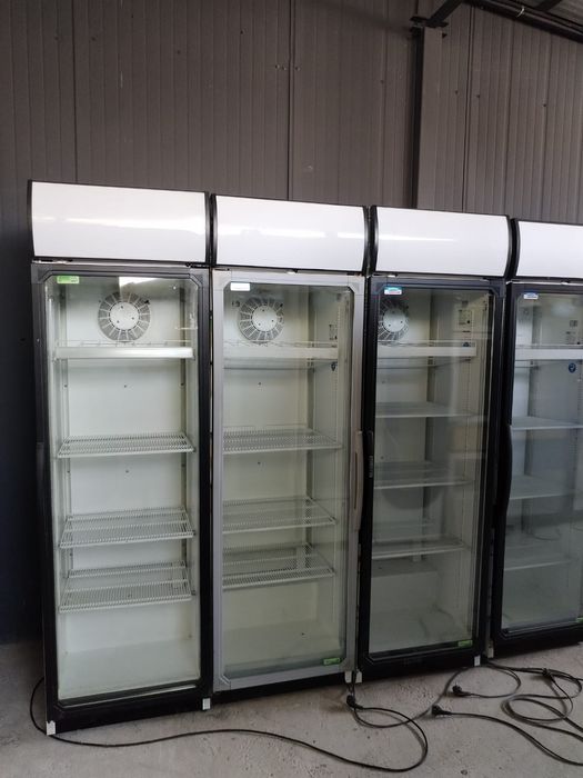 Vitrinele frigorifice verticale duble /frigidere duble