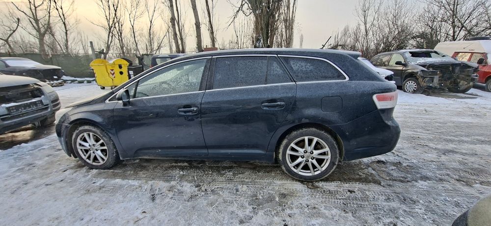 Dezmembrez Toyota Avensis Break 2.0 D 2011 1AD-FTV