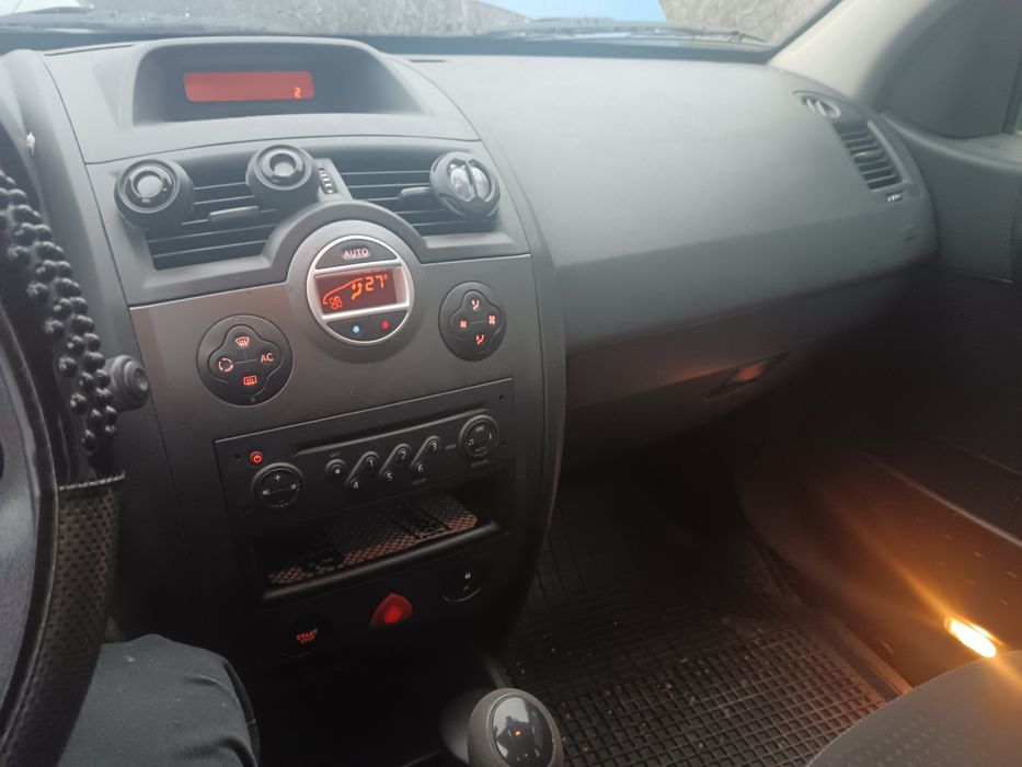 Рено меган на части