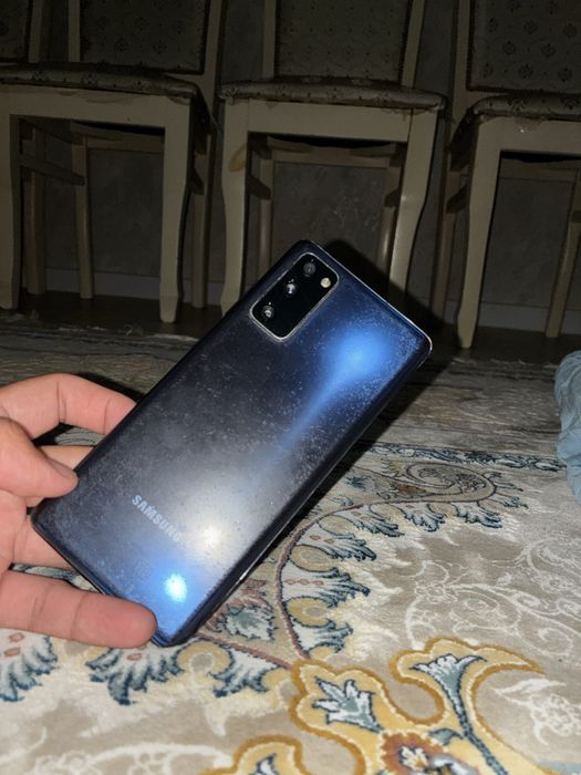 Продам samsung galaxy s20fe