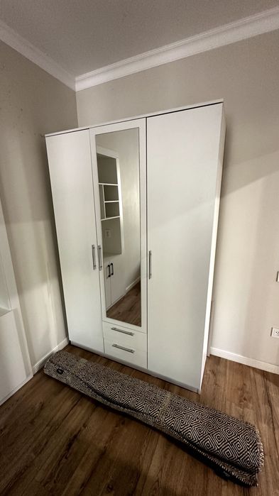 Кровать и шкаф в комплекте!