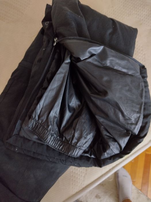Pantaloni de schi
