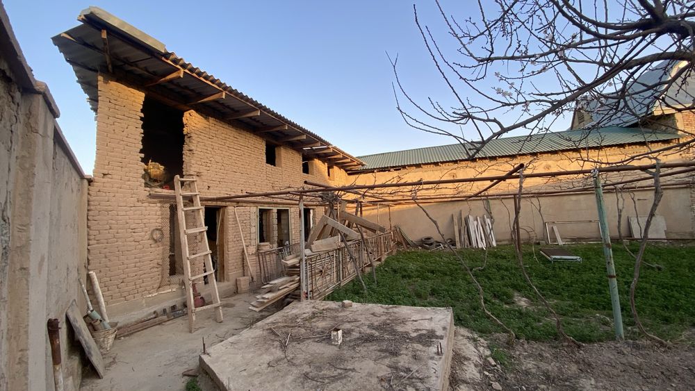 Уй сотилади, ховли