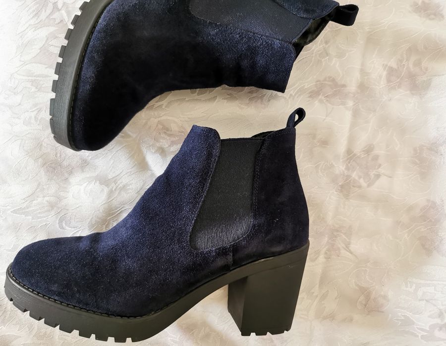 Дамски боти от велур