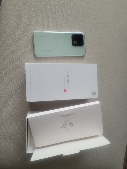 Xiaomi 13  12/256