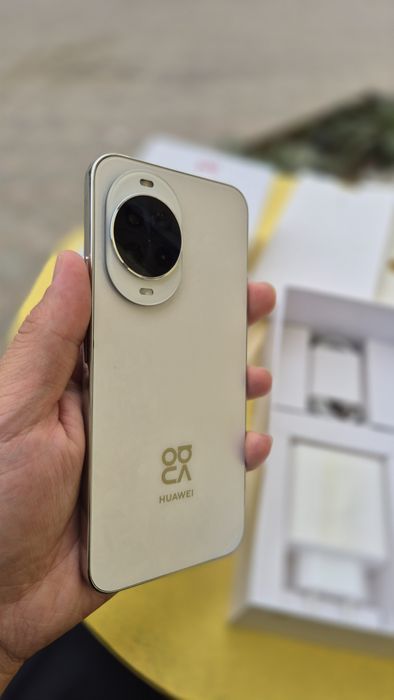Huawei Nova 14..