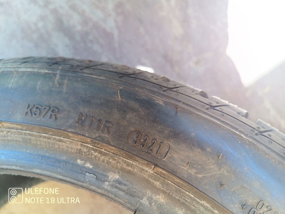 2 броя нови зимни гуми Sava 225/45/17