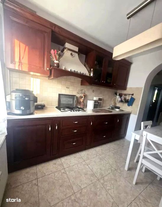 Apartament 3 camere decomandat zona Titan