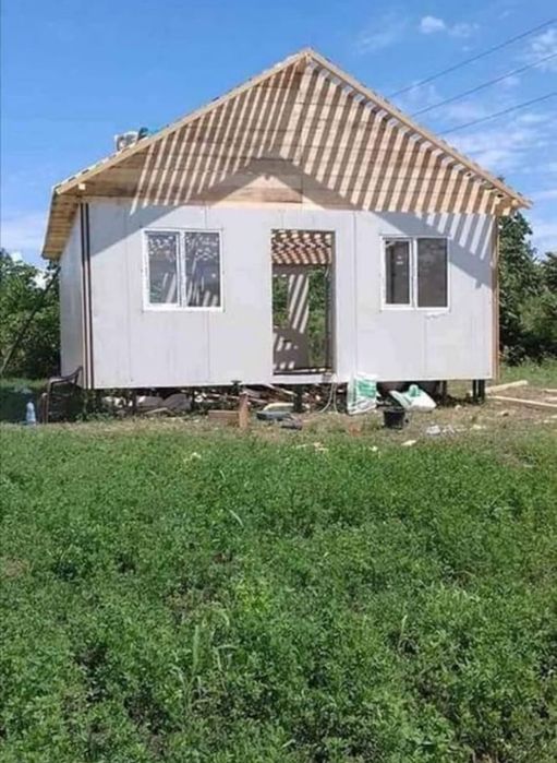 Case din panou sandwich